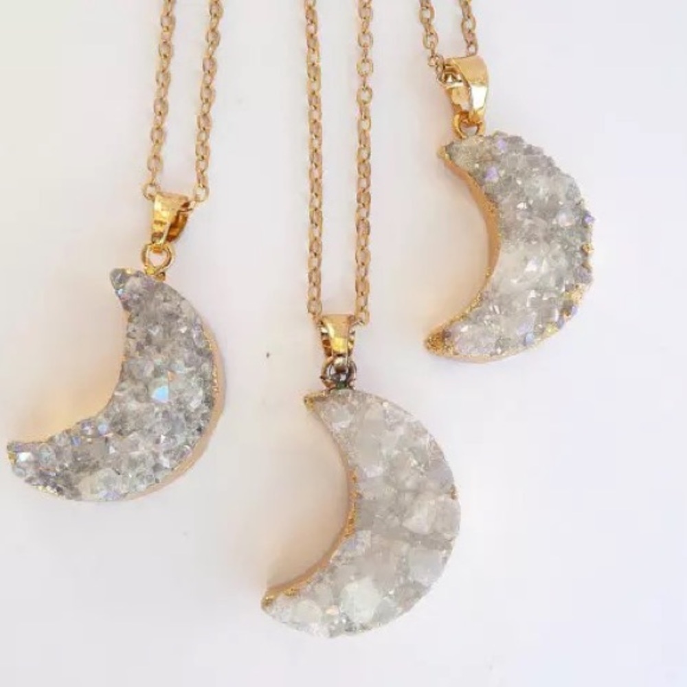Natural crystal quartz druzy necklace🌙